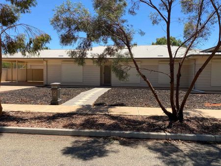 29 Swainsona Street, Roxby Downs, SA 5725 - Photo 3