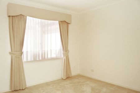 Solid Family Home! - Photo 2