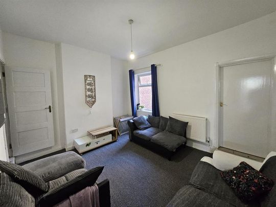 4 bedroom terraced house to rent - Photo 1