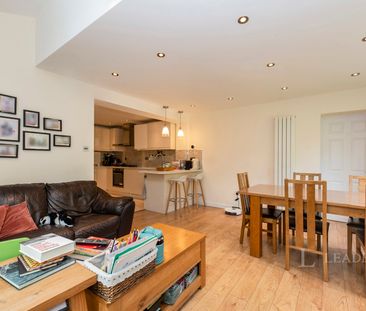 4 bedroom house to rent Elkins Gardens, Guildford, Surrey, GU4 - Photo 1