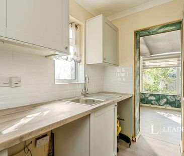 Wadhurst Close, Bognor Regis, West Sussex, PO21 - Photo 4