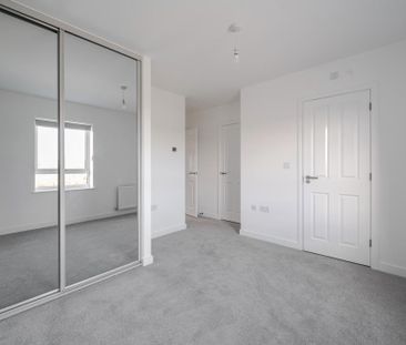 3 bedroom semi-detached house to rent - Photo 2