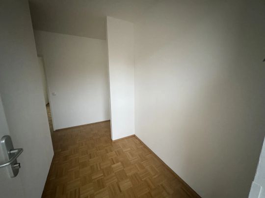3 Zimmerwohnung mit Balkon und unbefristetem Mietvertrag - Foto 1