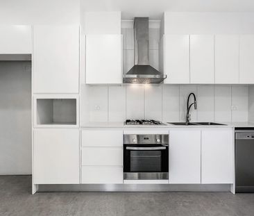 Modern 3-Bedroom Home with Ensuite & Secure Front Fence - Photo 3