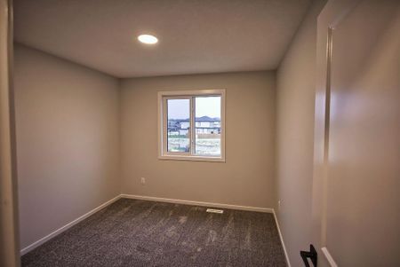 3 & 1 Bedroom Duplex Style Homes in Spruce Grove - SF198 - Photo 2