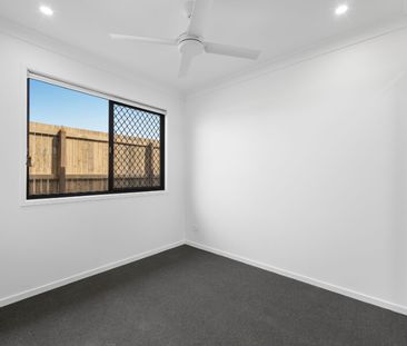 Brand New Family Home with Ducted Air Conditioning, Solar & Stylish... - Photo 3
