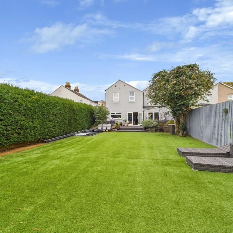 5 bedroom semi-detached house to rent - Photo 1