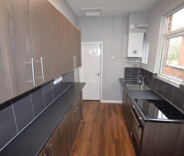 4 bedroom house - mid terrace to rent - Photo 6