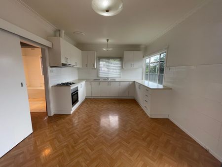 50 Henderson Road, Queanbeyan NSW 2620 - House For Rent | Domain - Photo 3