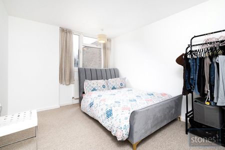 Merridene, London - Photo 3