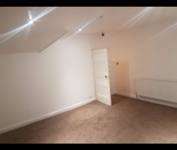 2 Bed Flat, Carrington, NG5 - Photo 2