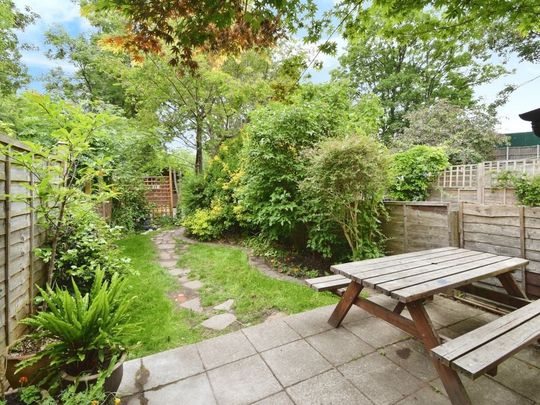 4 Bed Terraced House, Woodland Terrace, SE7 - Photo 1