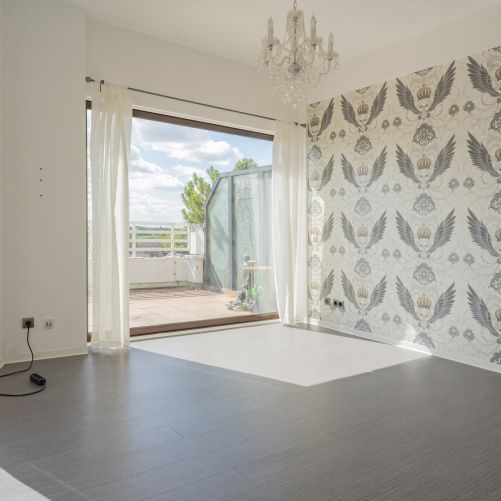 Randgebiet Düsseldorf: Wunderschöne 2,5 Zimmer-Penthousewohnung mit umlaufender Dachterrasse! - Photo 1