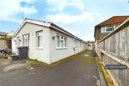 Studio to rent - Photo 4