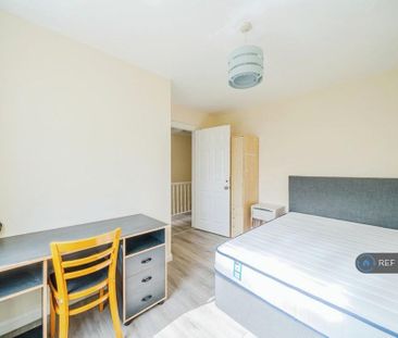 4 bedroom terraced house to rent - Photo 6