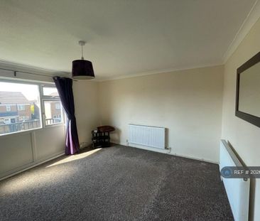 2 bedroom maisonette to rent - Photo 2