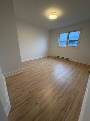 Rue De Gaulle, J4T 1M7, Longueuil - Photo 1