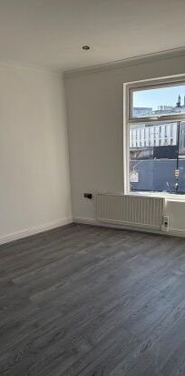 Hall Lane L7 - Photo 1