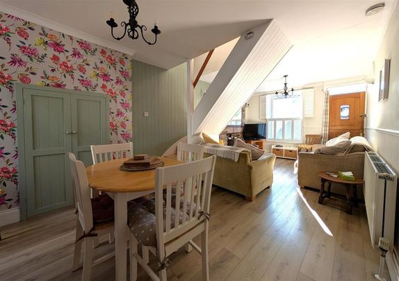 3 bedroom terraced house to rent - Photo 1