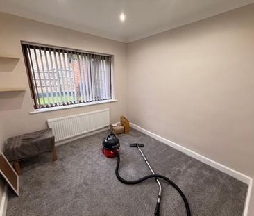 3 bedroom detached bungalow to rent - Photo 4