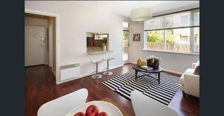 Perfectly Located - Ground Level - Photo 2