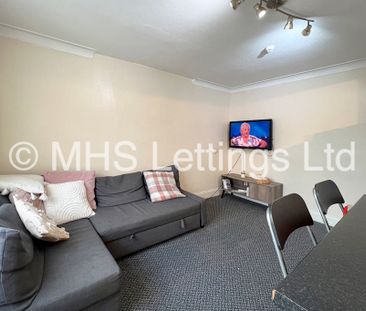 3 Bedroom Mid Terraced House for rent in Mayville Avenue - Photo 3