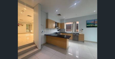 Modern 4 Bedrooms Luxury Duplex for Lease – Prime Bexley Location - Photo 5