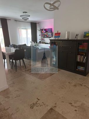Casa cu piscina de inchiriat in Tarlungeni - Photo 1