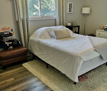 For Lease - 258 Carson Drive Unit# Main, Hamilton, Ontario - Photo 1