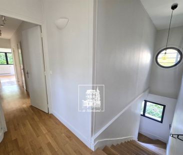 Maison • La Celle-Saint-Cloud - Photo 1