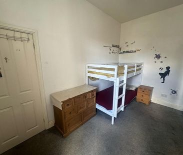 3 bedroom terraced house to rent - Photo 6