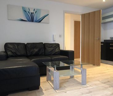 2 bedroom flat to rent - Photo 2