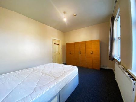 Room in a Shared House, Cranmer Road, E7 - Photo 4