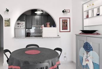 APARTMENT FOR RENT with 2 bedrooms and panoramic sea views