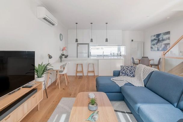 Port Melbourne - Photo 1