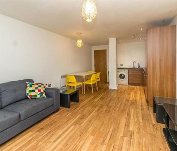 3 bedroom apartment to rent - Photo 1