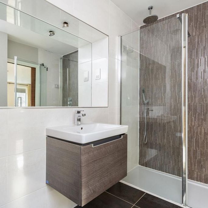 4 bedroom semi-detached house to rent - Photo 1