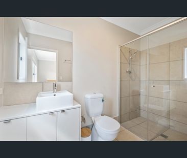 2/10 Goddard Street, Logan Reserve, Qld 4133 - Photo 5