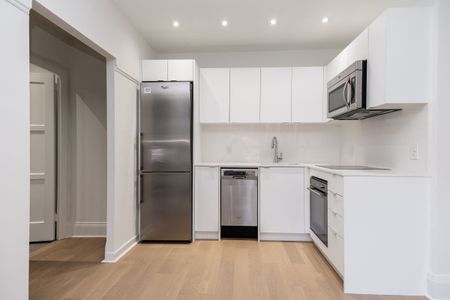 110 Oriole Parkway - Photo 5