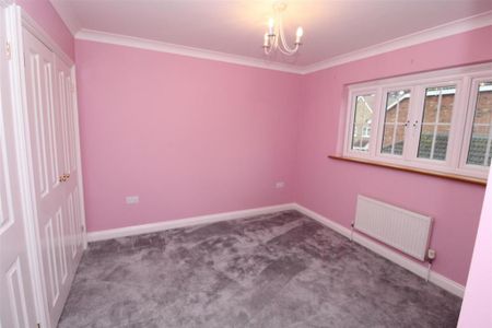 4 bedroom detached house to rent - Photo 2