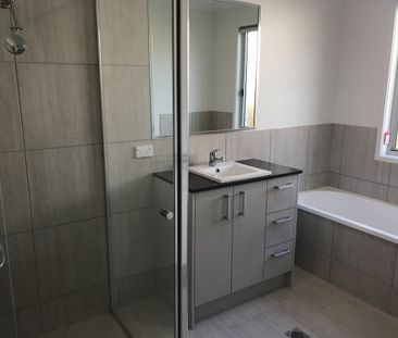 Modern Landsborough Duplex - Photo 6