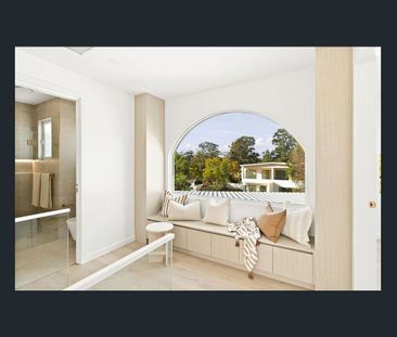 Luxury Family Living in a Prime Location - Photo 2