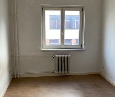 Kleines Zimmer innerhalb einer 3er-WG / 1.OG rechts, Zimmer 1329 - Photo 1