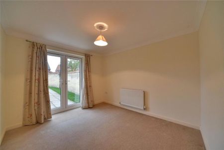 4 bedroom detached house to rent - Photo 5