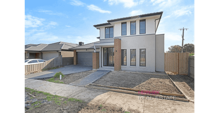 Light-Filled Living in the Heart of Greenvale - Photo 5