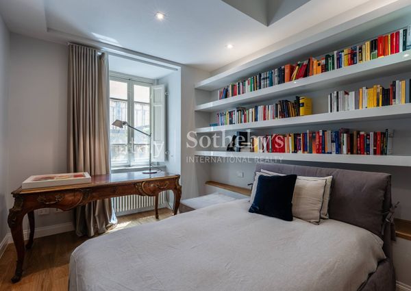 Elegant designer apartment in a historic palazzo with lift