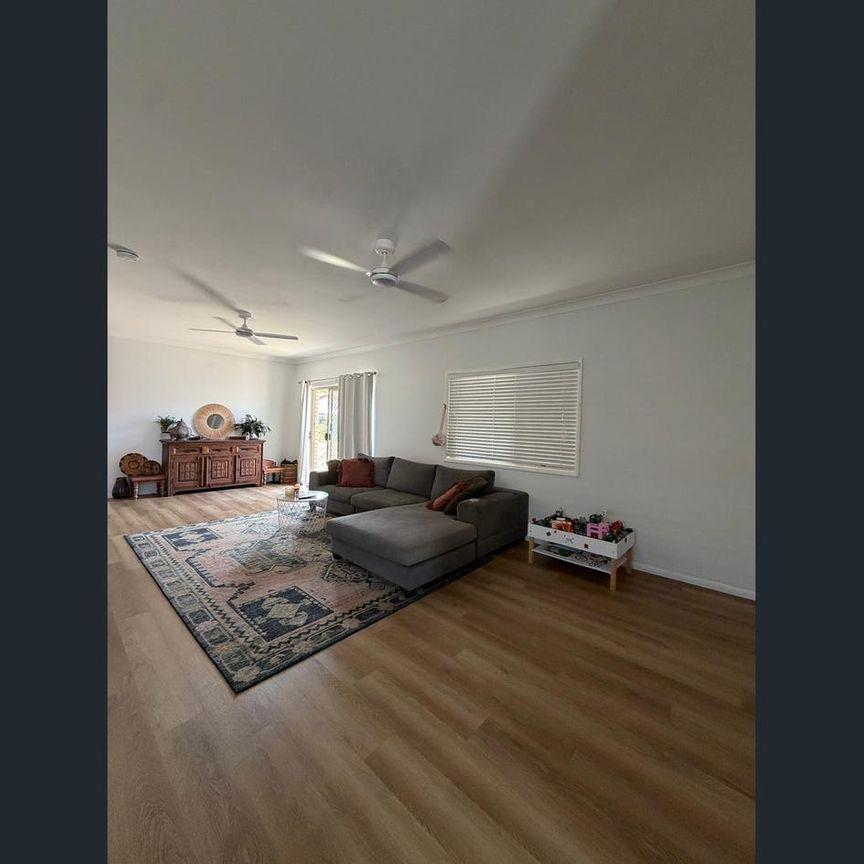 Well Presented 4 Bedroom Home - Photo 1