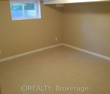 31 Bailey Crescent #Lower - Photo 2