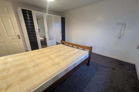 2 bedroom maisonette to rent - Photo 3