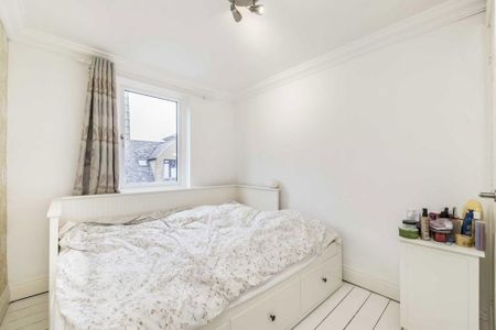 4 bedroom terraced house to rent - Photo 4